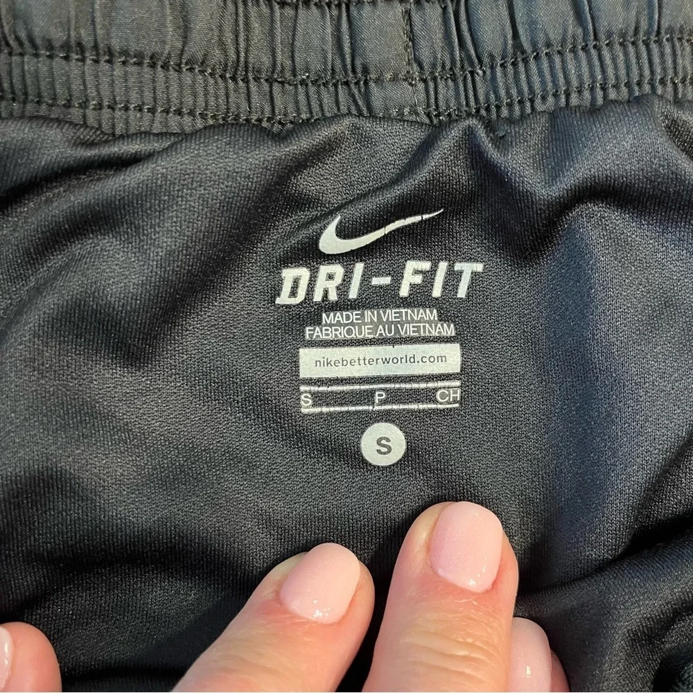 Nike Dri-FIT Black Performance Shorts women’s size small - Picture 2 of 6